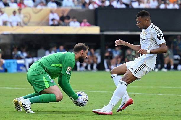 1752101305990056962.jpg 2223703360-612x612.jpg